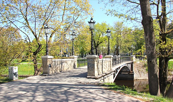 192-Парк у театра